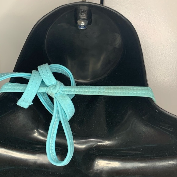 CUPSHE Sky Blue Halter Tie Swimsuit Bikini Top - Picture 3 of 7